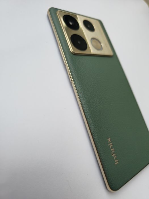 Телефон Infinix note 40 pro 8/256