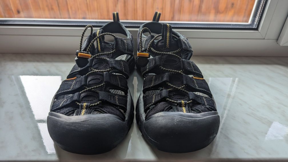 Тренінгові босоніжки Keen newport 42р.