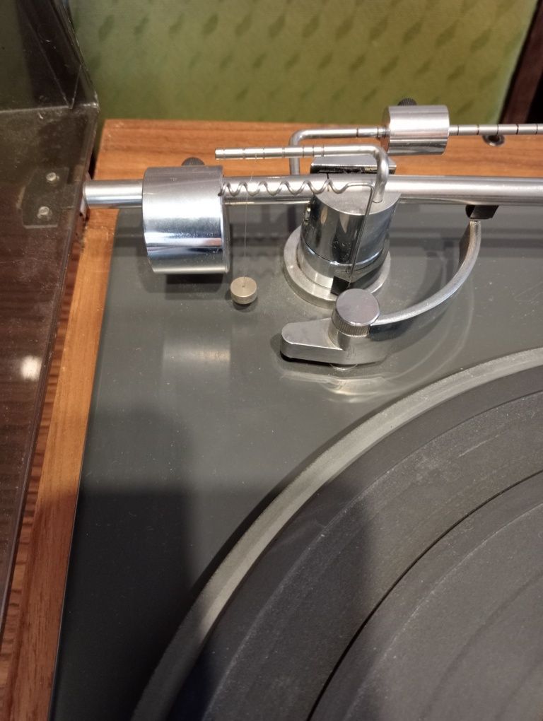 Gramofon Lenco E75