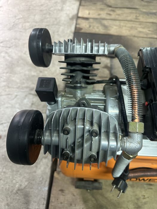 Компресор PowerCraft AC-5030V2