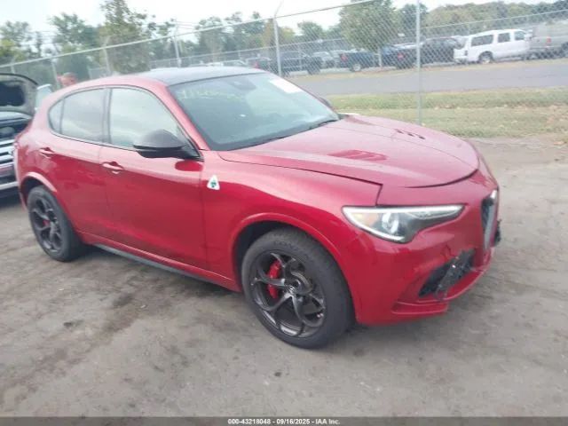 Alfa Romeo Stelvio 2.9 V6 510 KM, 4x4, Rosso Competizione, pakiet carbon, mała szkoda!