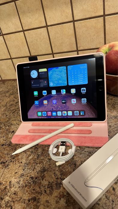 Tablet iPad Apple Retina 10” + NOWY RYSIK 2 gen + nowe etui