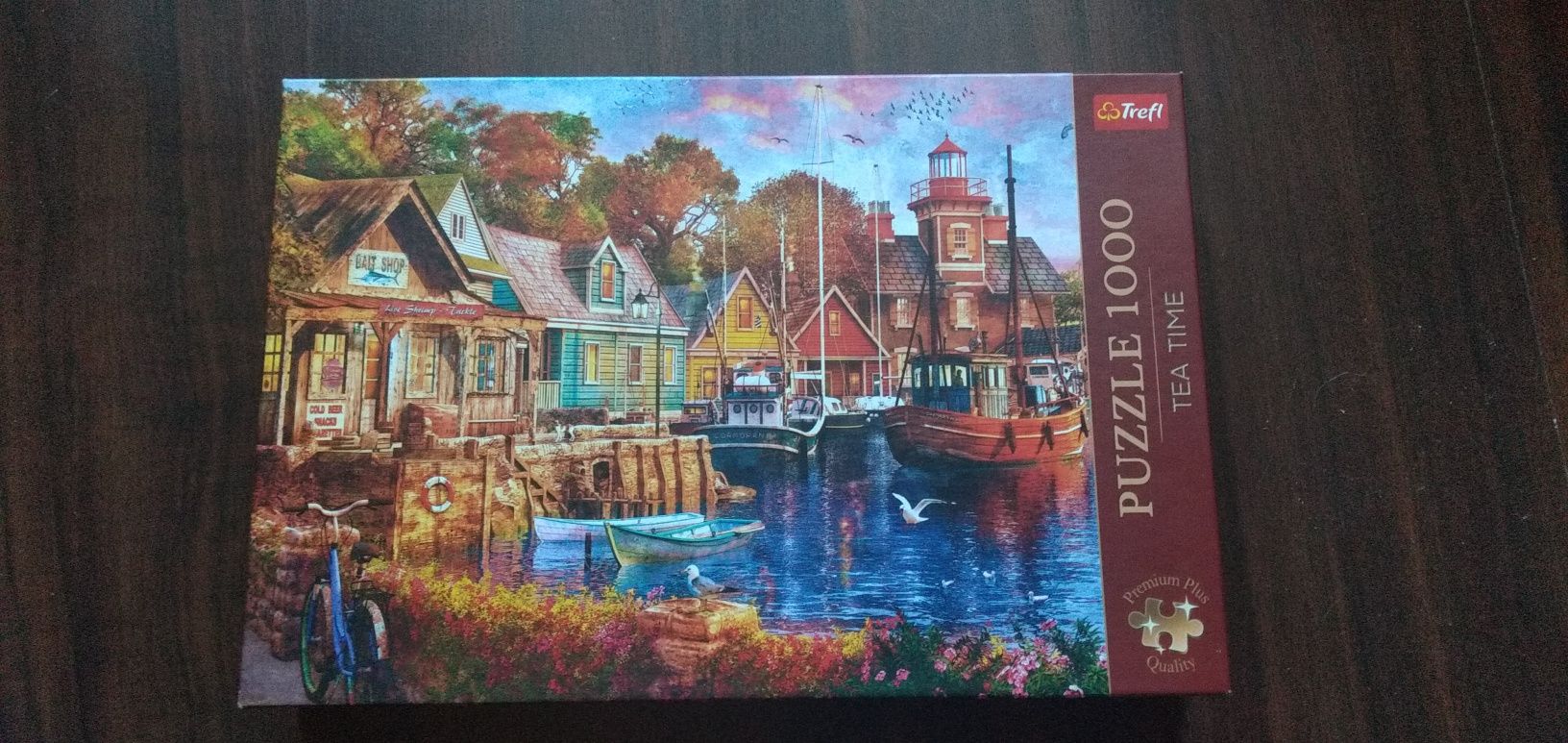 Puzzle ułożone 1000 elementów