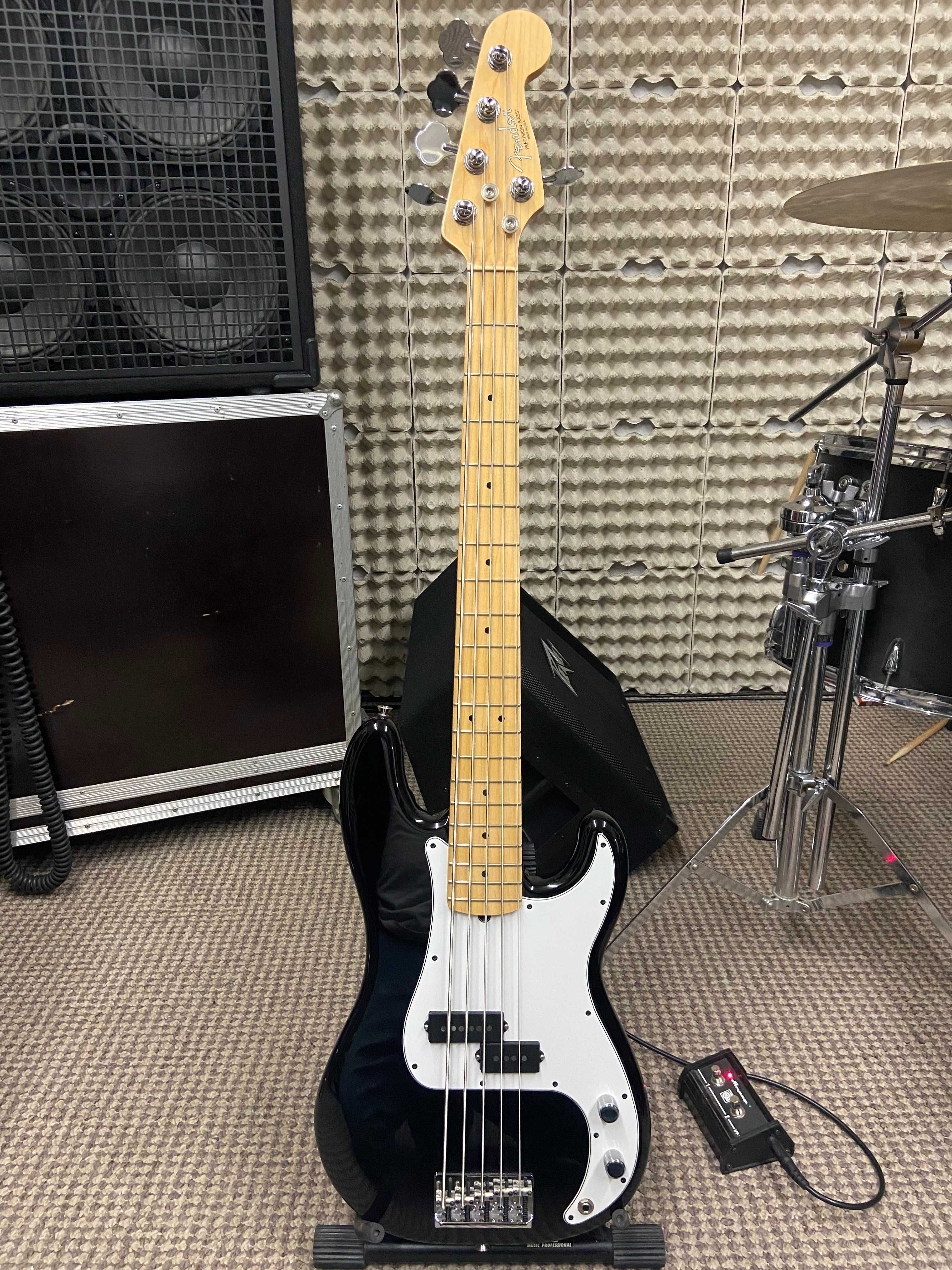 Gitara basowa - Fender American Standard Precision Bass V