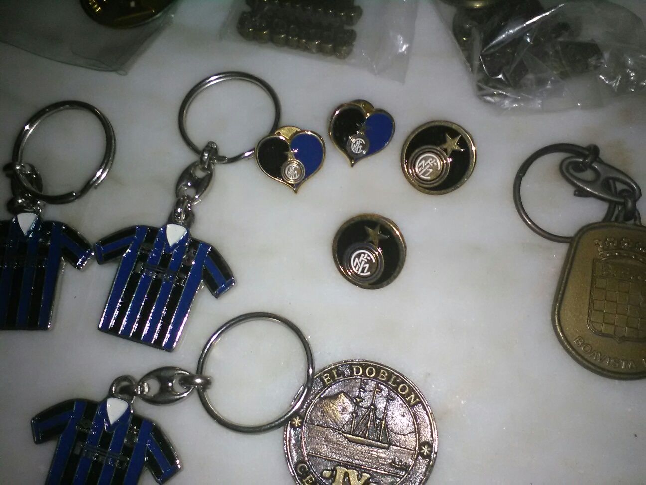 Conjunto de Pin's/Porta Chaves/Medalhas Antigas