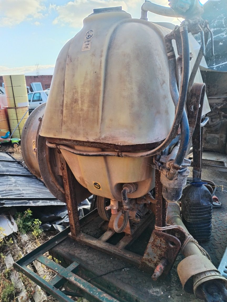 Pulverizador 200lt
