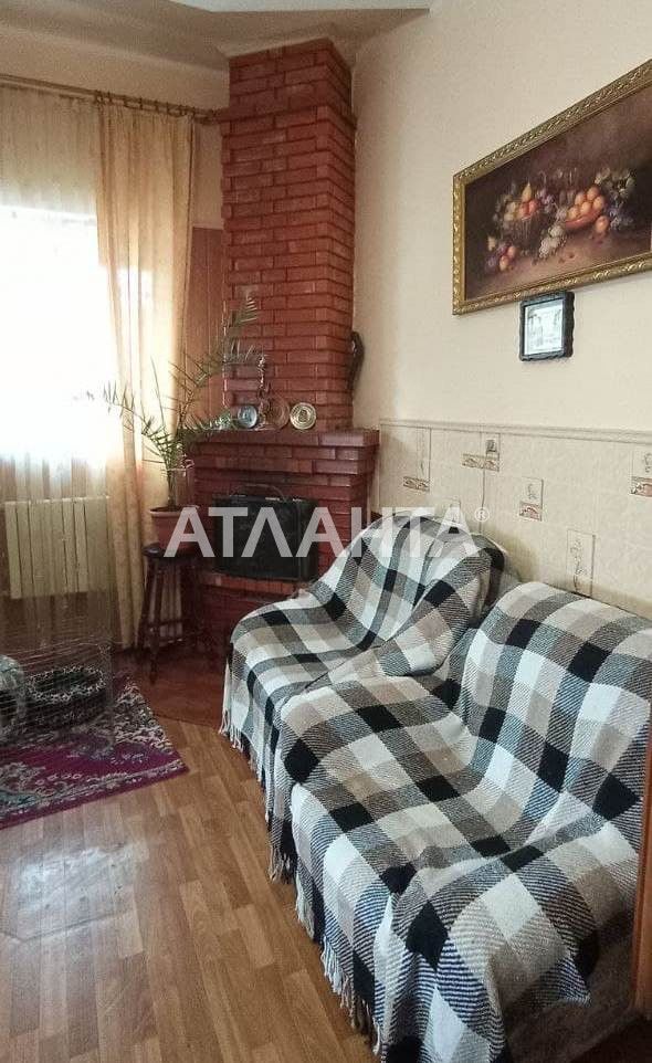 Просторная усадьба на берегу пруда в селе Великий Дальник