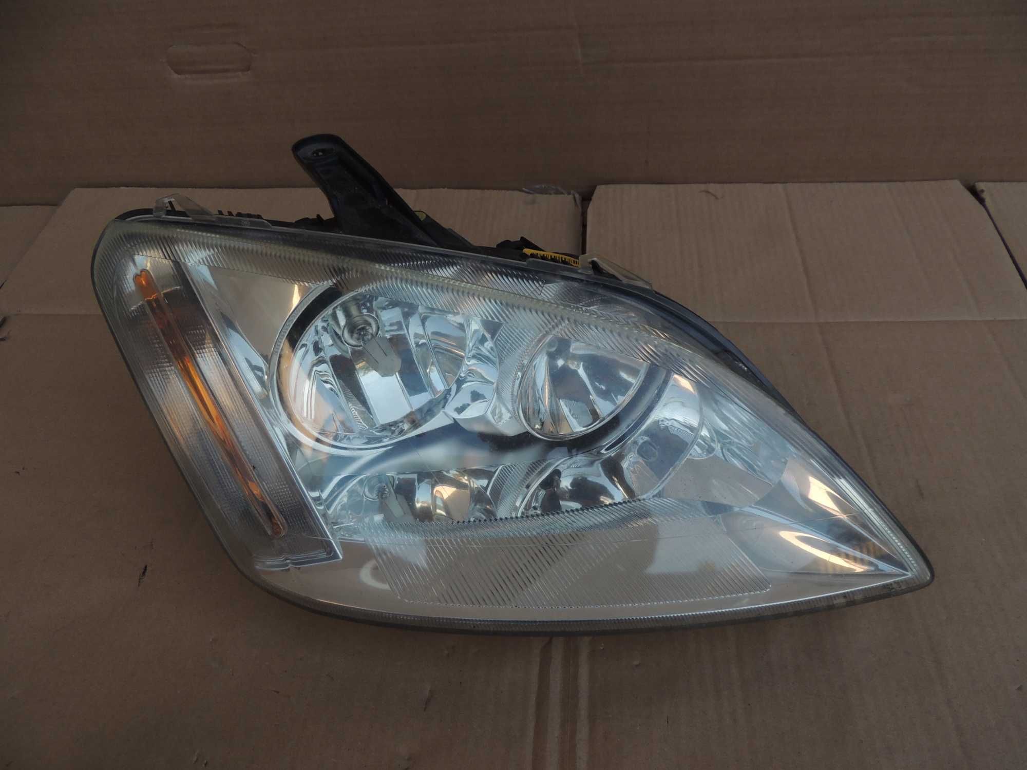 Lampa przód przednia europejska prawa Ford Focus MK2 C-Max 03,04,05-07