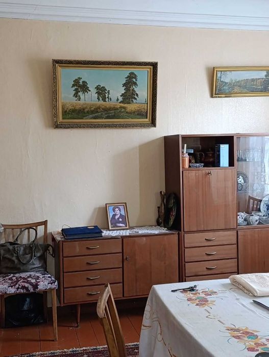 Продам будинок в центрі міста