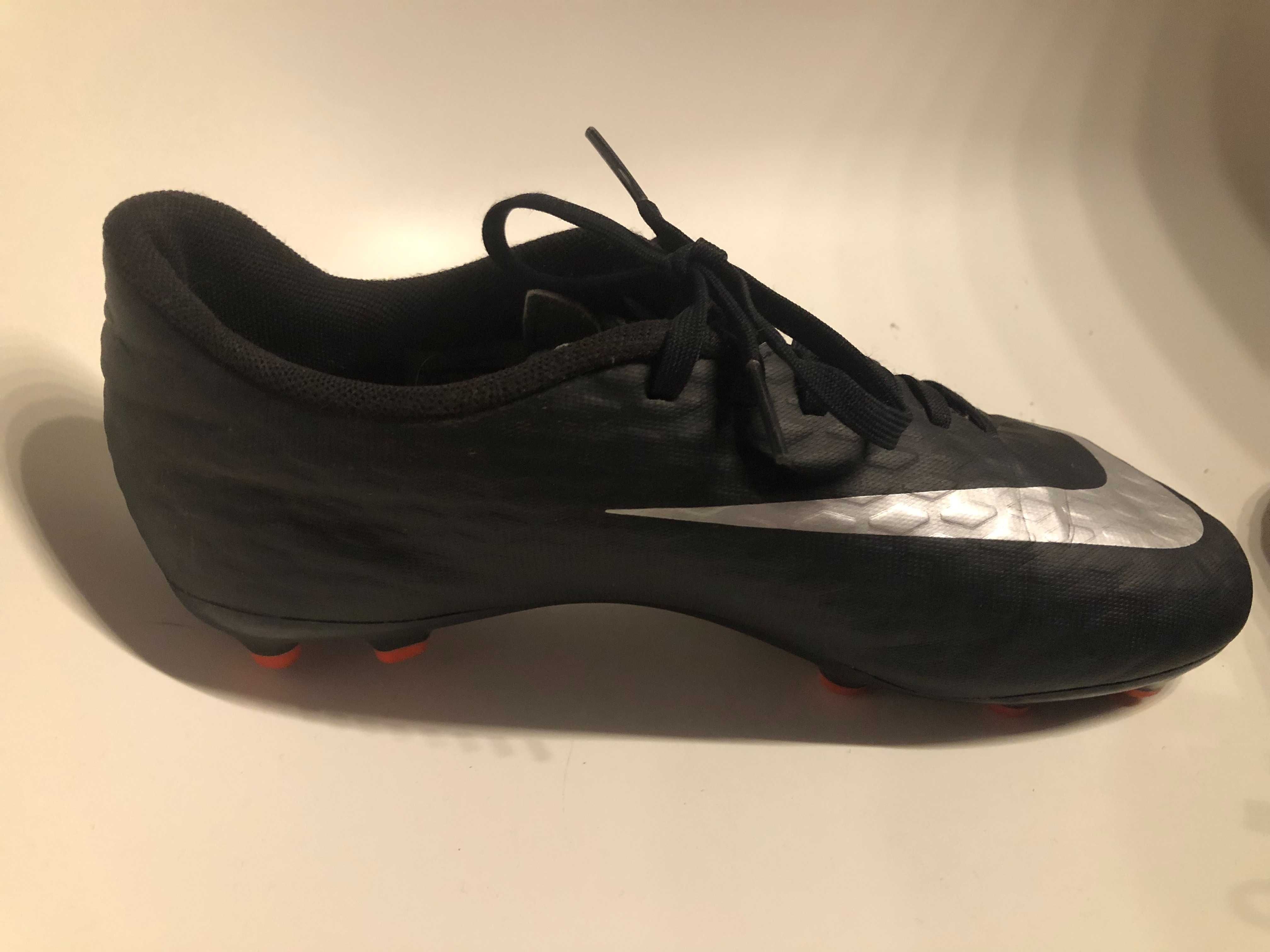 korki piłkarskie Nike rozm. 38