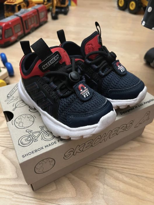 Granatowe buty sportowe sneakersy Skechers w rozm. 23