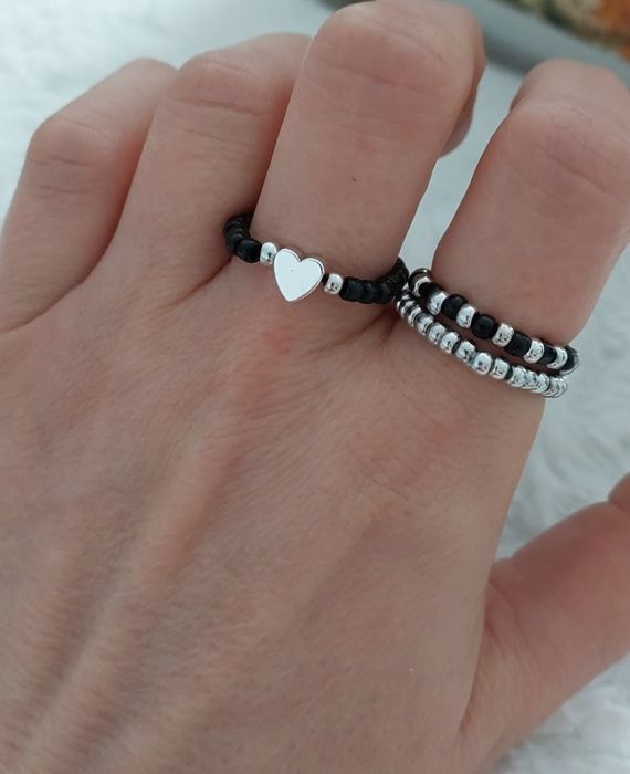 Zestaw pierścionków czarno srebrne hematyt serce