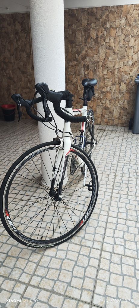 Bicicleta estrada B'Twin Triban 5