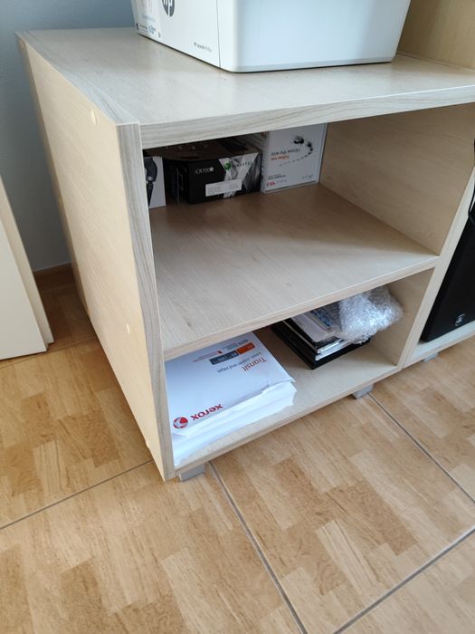 Szafka, regalik na nóżkach