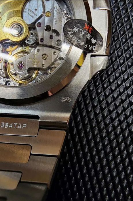 Наручные часы Patek Philippe Nautilus Blue