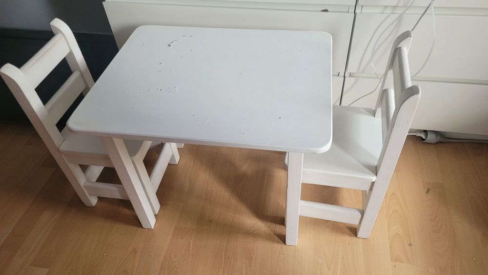 Stolik i krzesełka dla dzieci, zestaw