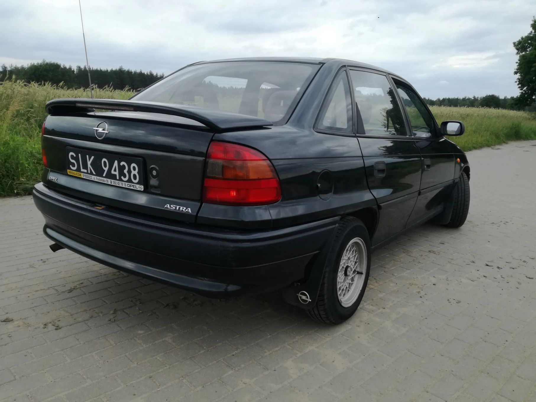 Opel Astra Opel Astra 1.4 czarne tablice, nowy akumulator, felgi + stalówki