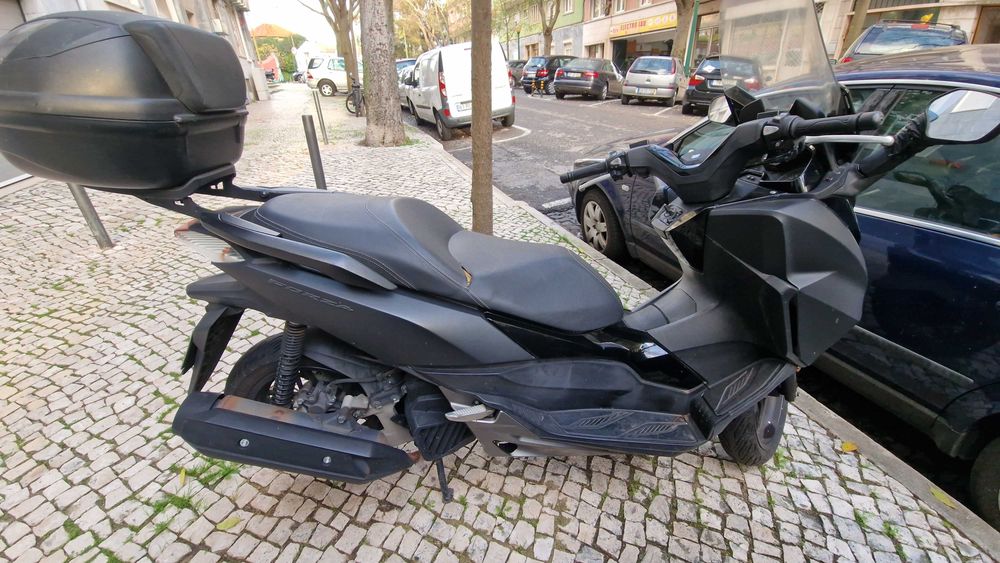 Honda Forza 125 (06/2018) – 47 923 km – €2 400 (negociável)