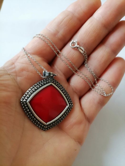 Срібні прикраси.