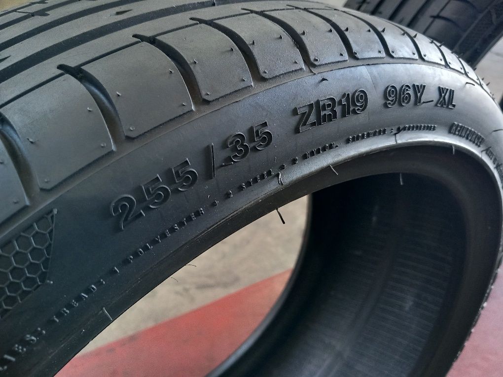 Pneus 255/35/19 Accelera 98% da totalidade do piso