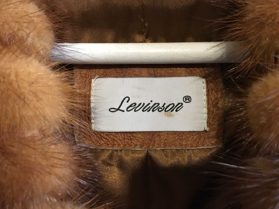 Жіноча шкіряна куртка дублянка Levinson оригінал р38