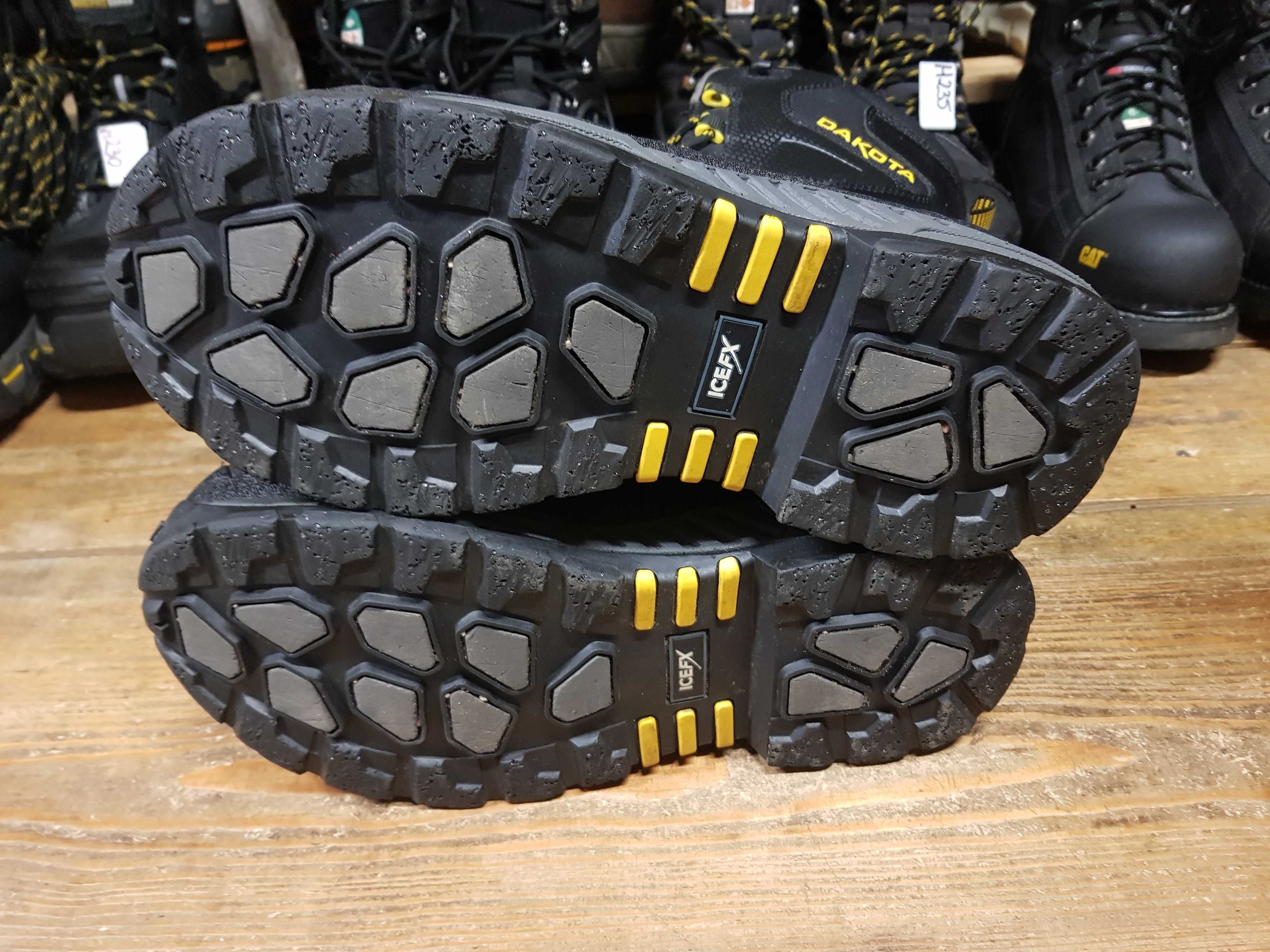 Buty robocze DAKOTA rozm 43 wkł 28 cm S3