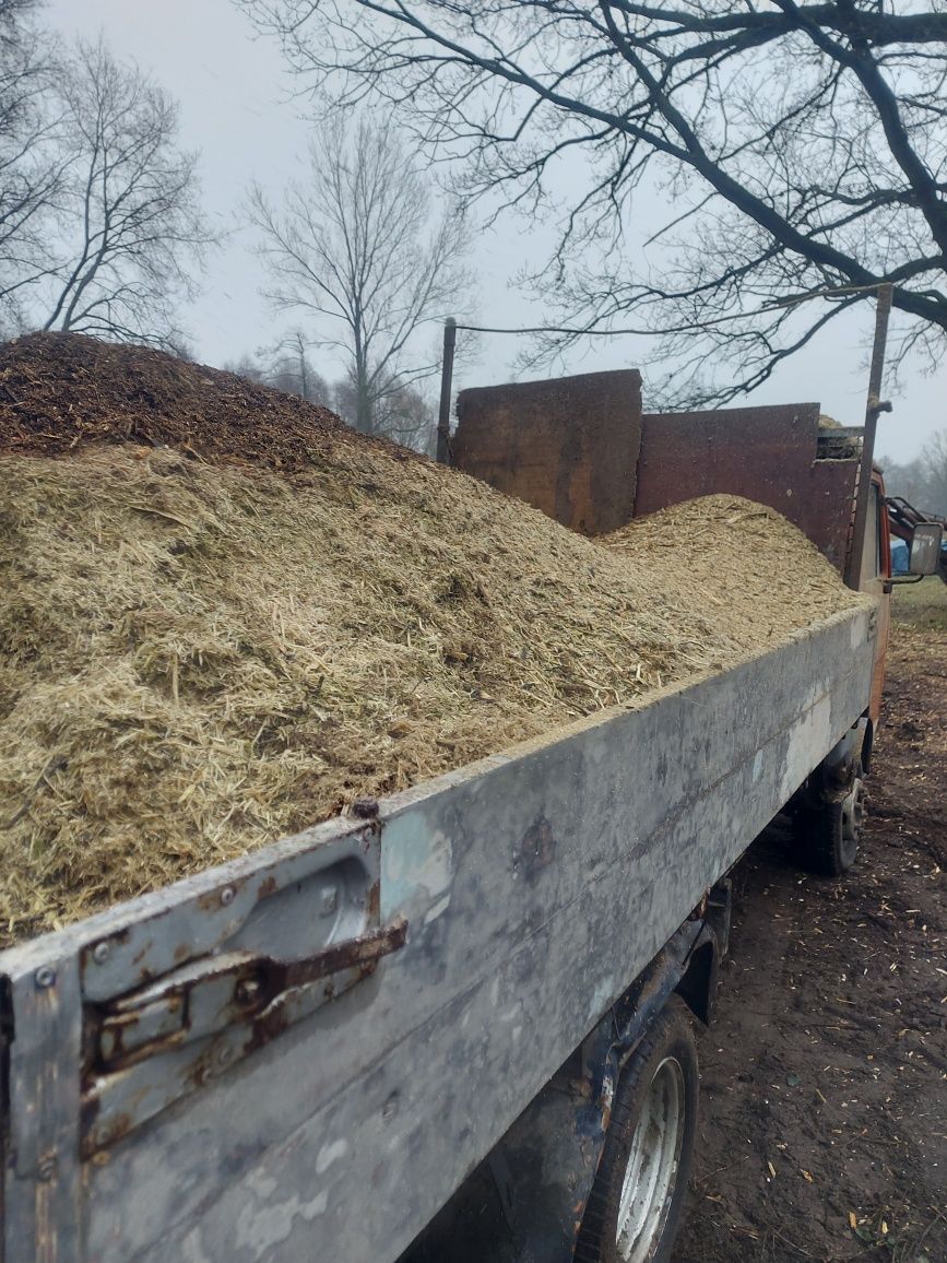 Zrębka biomasa kompost luzem i workowana
