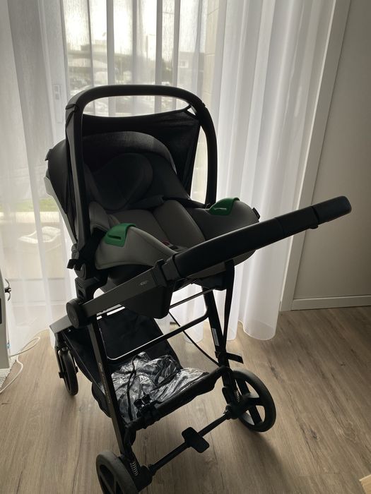 Trio bebe: carrinho passeio, alcofa e ovo