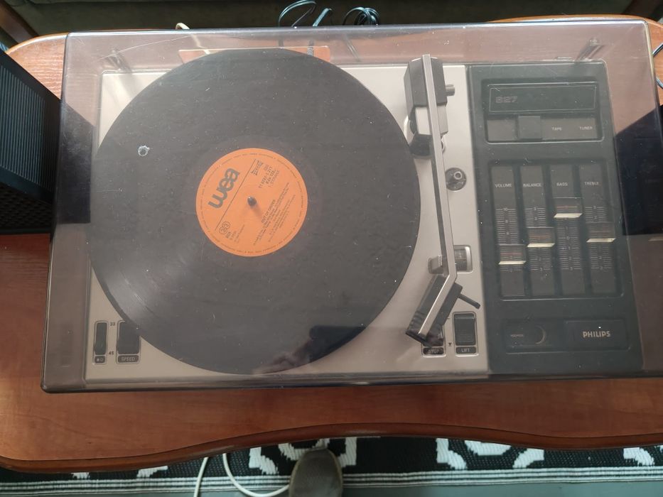 Gramofon Philips 827
