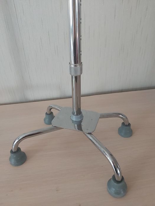 Трость четырёхопорная телскопическая