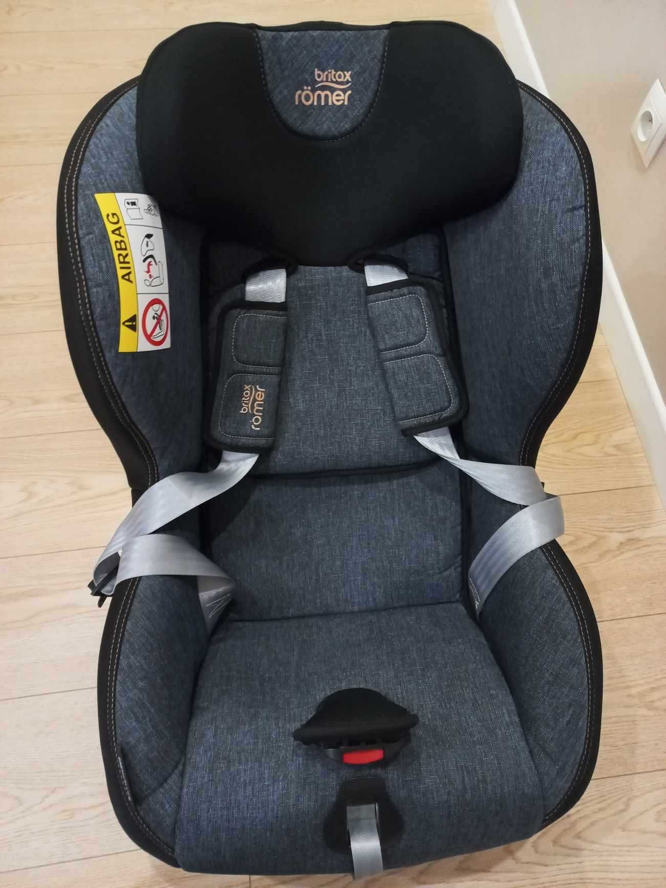 Fotelik Britax Romer Max-Way Plus 9-25KG  tyłem + pasy stabilizujące