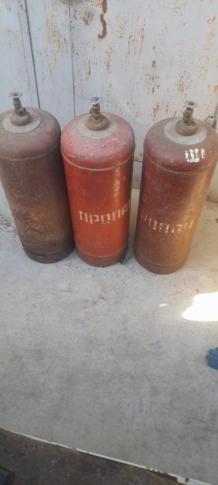 Продам газові балони.