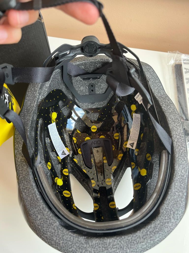 Велошолом Oakley ARO5 MIPS Helmet Black L (56-60cm) Велосипедний шолом