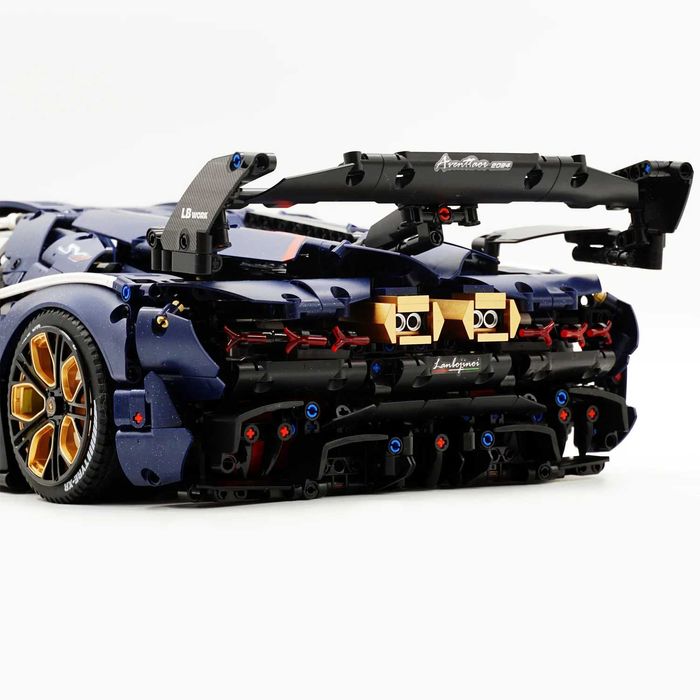 Конструктор Technic Lamborghini Aventador. Масштаб 1:8.  4260 деталей.