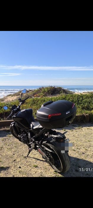 Top case +estrutura de suporte + almofada GIVI