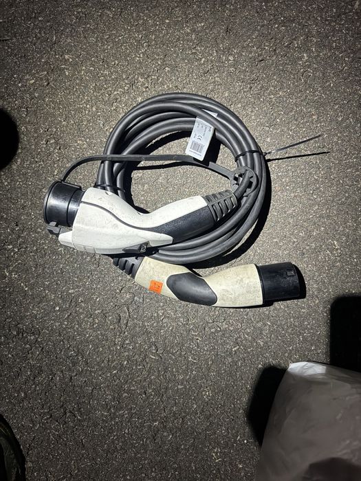 Кабель зарядки для електромобів з розємами Type 2 та GB/T