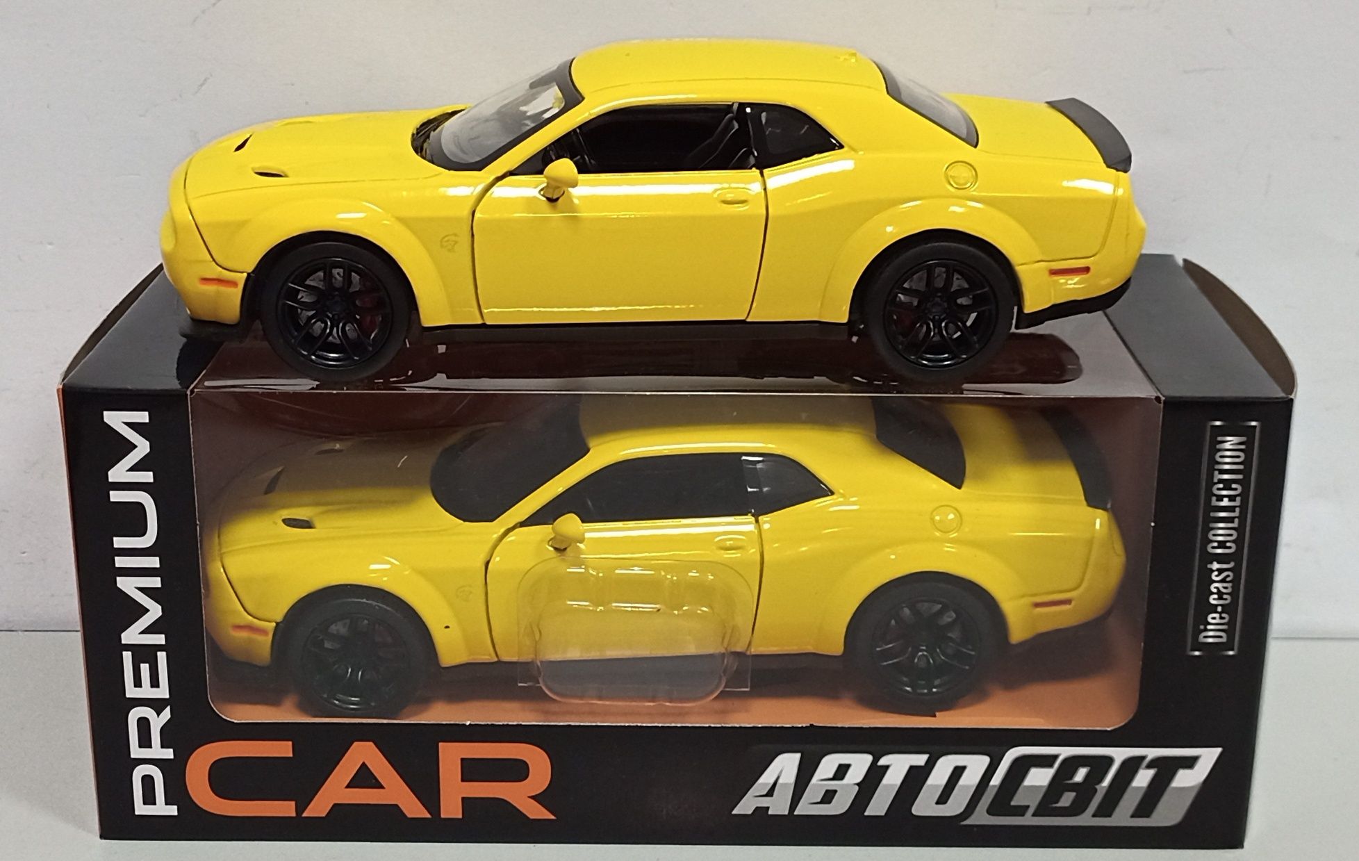 2018 DODGE CHARGER SRT HELLCAT WIDEBODY модель 1:24 "Автосвіт". Металл