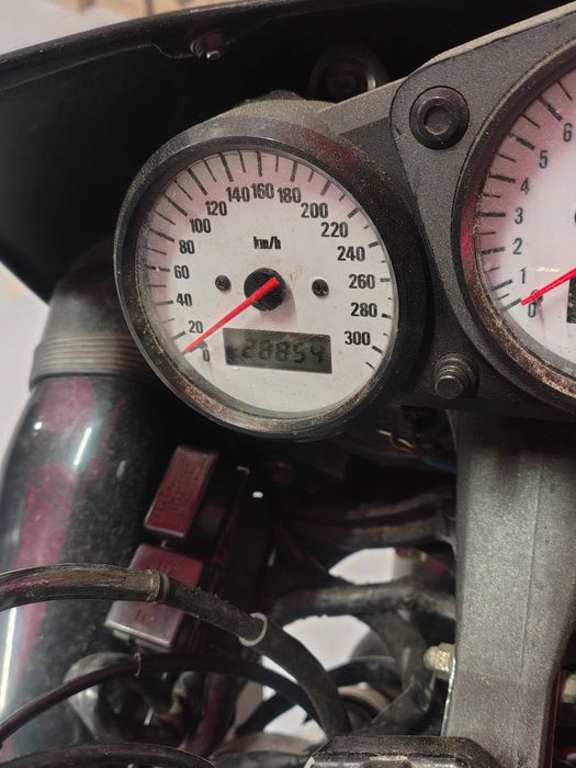 Suzuki Gsxr 600 Srad .Na części .Na poszczególne części.