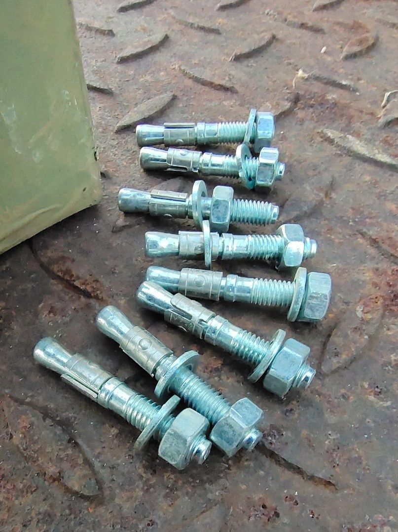 Kotwa do betonu stalowa 6x40mm 100 szt.