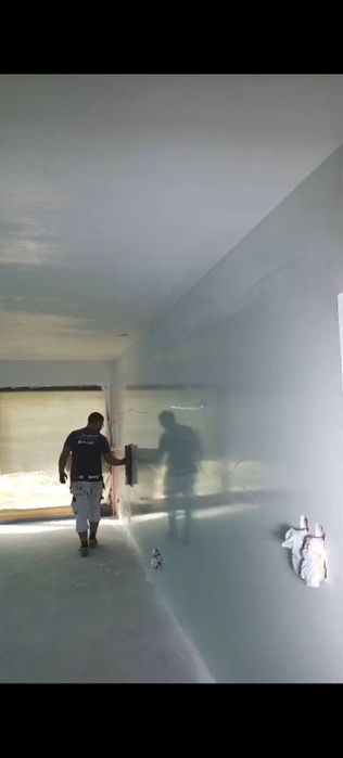 Gładzie natryskowe, malowanie natryskowe