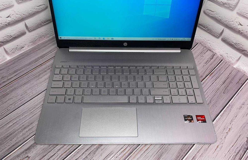 HP 15-ef2126wm | Ryzen 5 5500u | 16GB Ram | 1TB SSD