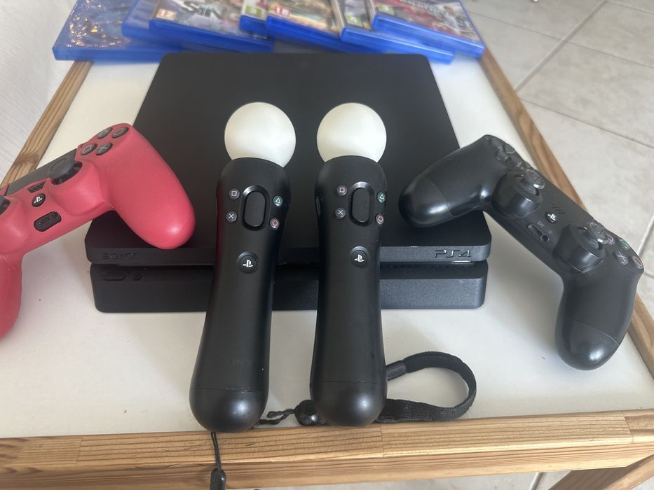 PlayStation 4 Slim 1TB + 2 comandos + 2 PS Move + 7 jogos
