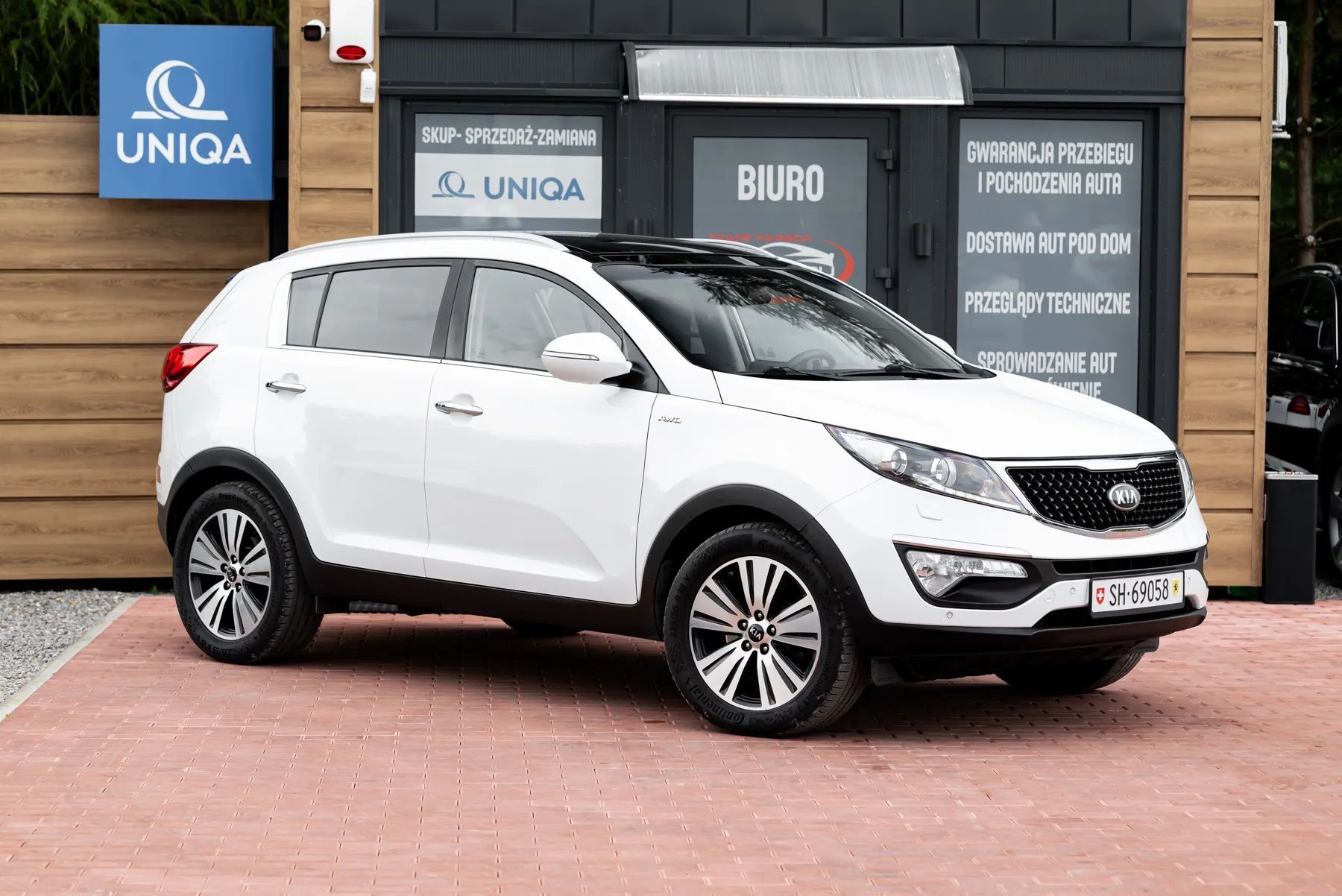 Kia Sportage 2,0 CRDI AWD Xenon Nawigacja Kamera Cofania Panorama Dach Tempomat
