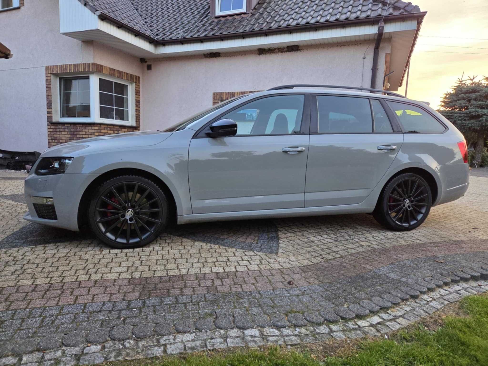 Skoda Octavia RS 2,0Tdi Automat Panorama Kamera Canton Challenge