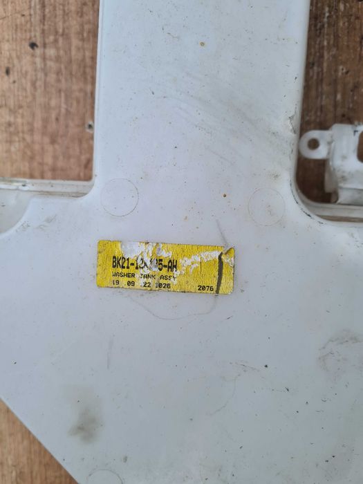 Ford e-Transit MK8 22r zbiornik spryskiwaczy pompka Transit elektryk