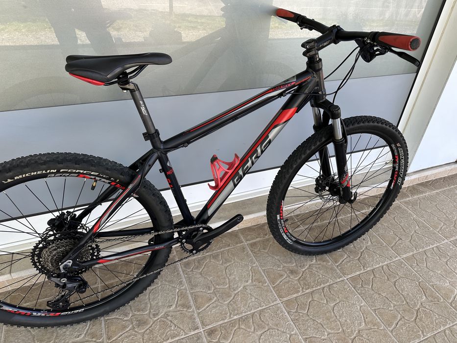 Bicicleta de BTT - Bem equipada