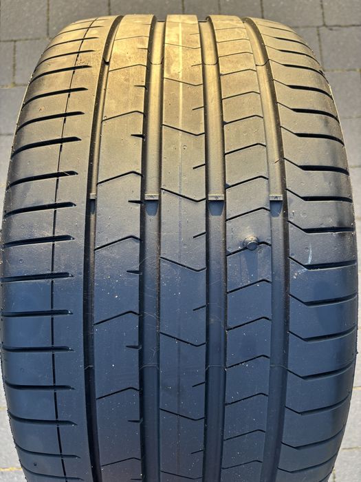 Opona Pirelli 275/35 R20 P Zero
