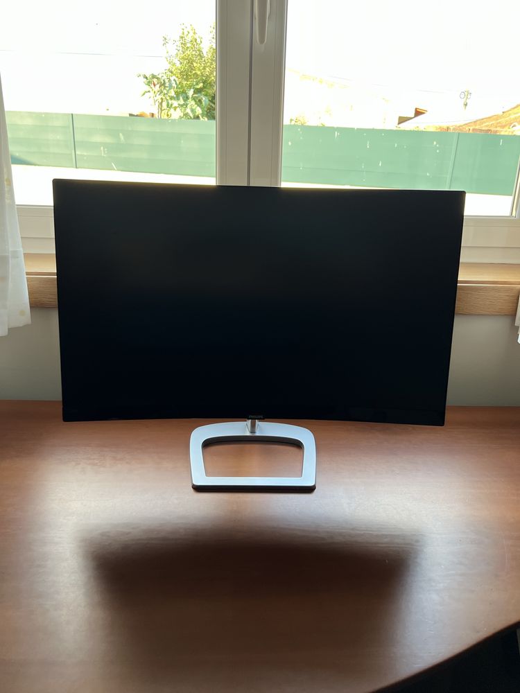 Monitor curvo Philips 24 polegadas - Full HD