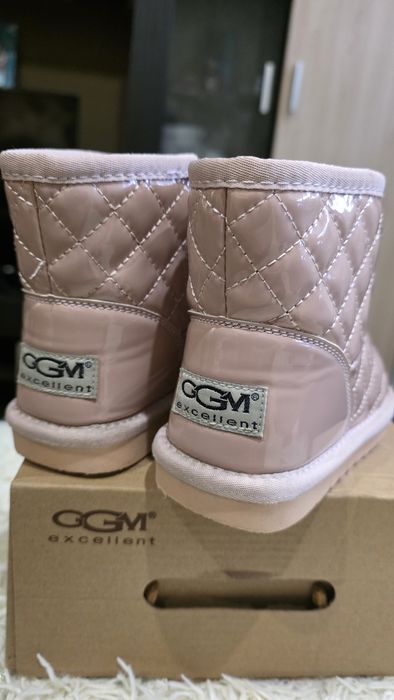 Угги для дівчинки