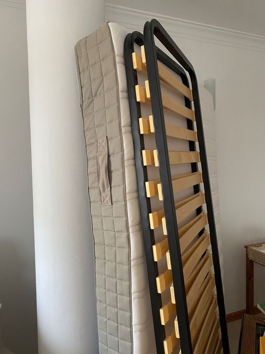Estrado Cama 1.40 x 2.00 com colchao